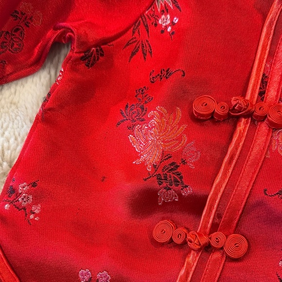 VINTAGE Golden Dragon Red Satin Top - Picture 10 of 10